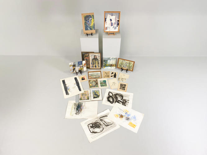 Collection of paintings, watercolours and drawings. Signed and unsigned. Including sketchbook with 20 drawings and folder with 50 lead, crayon, charcoal, oil on canvas, oil on board, watercolour, etc. largest and smallest: 10 x 9 and 59 x 42 cm.